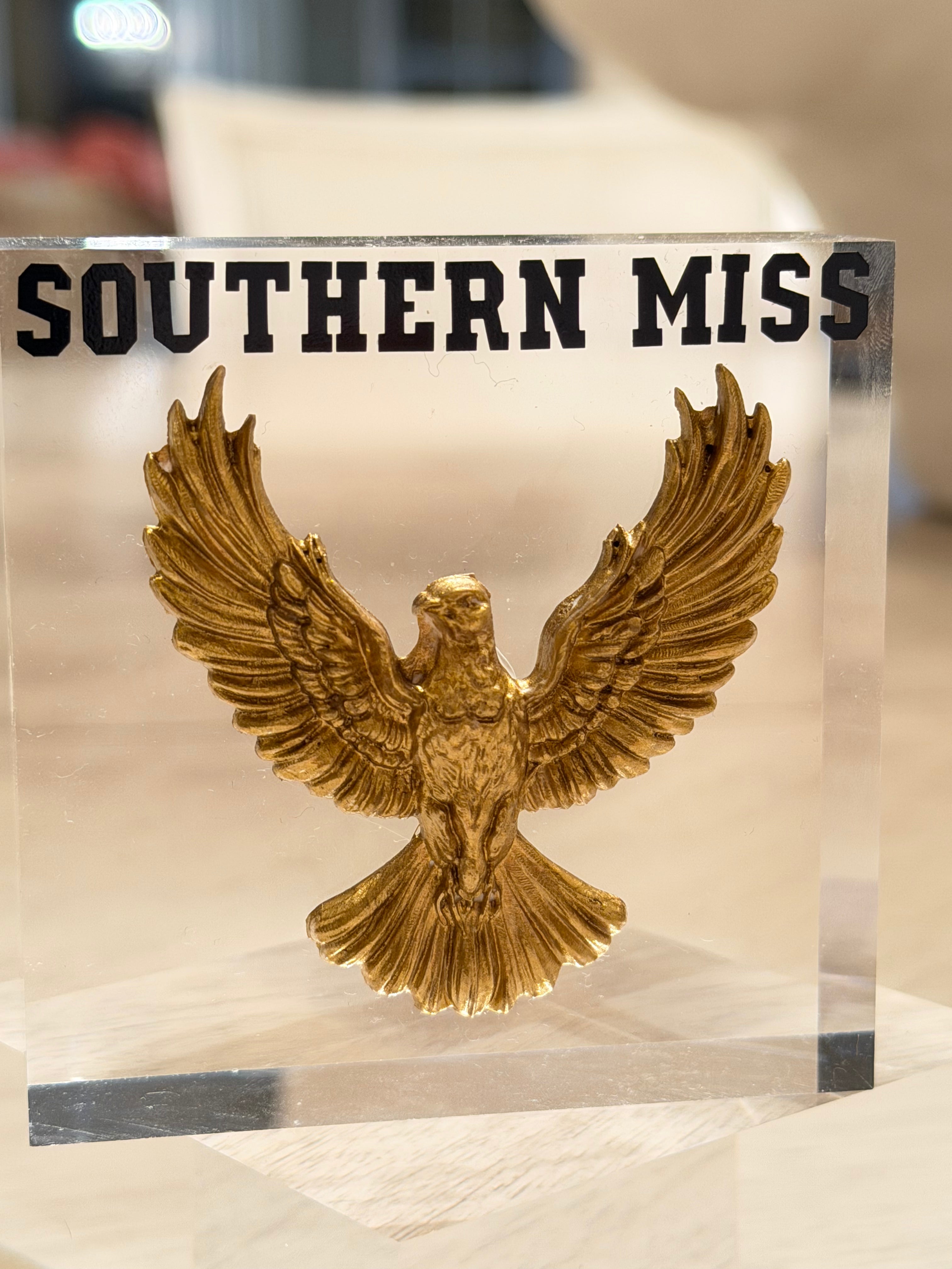 Gold Eagle Intaglio Acrylic Block – Southern Miss Collectible 3x3 Display
