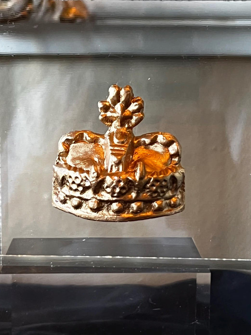 Gold Crown Acrylic Sculpture – Royal Luxury Decor, Regal Desk Accent, Unique Gift