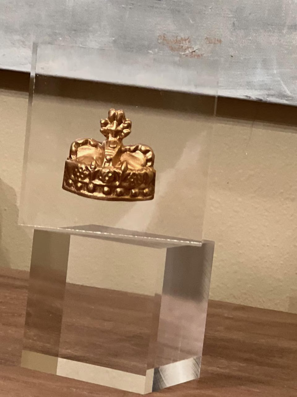 Gold Crown Acrylic Sculpture – Royal Luxury Decor, Regal Desk Accent, Unique Gift